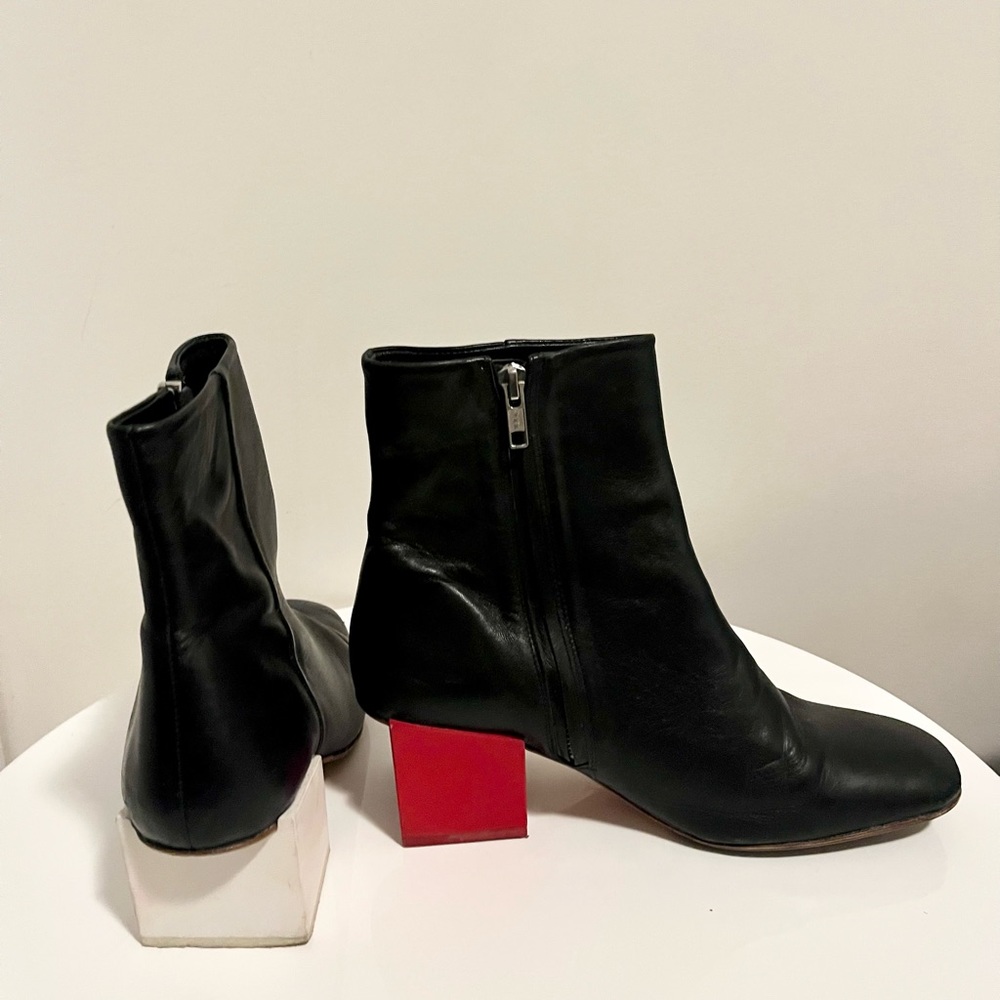 Jacquemus Ankle Boots Navy with Red and white block heels